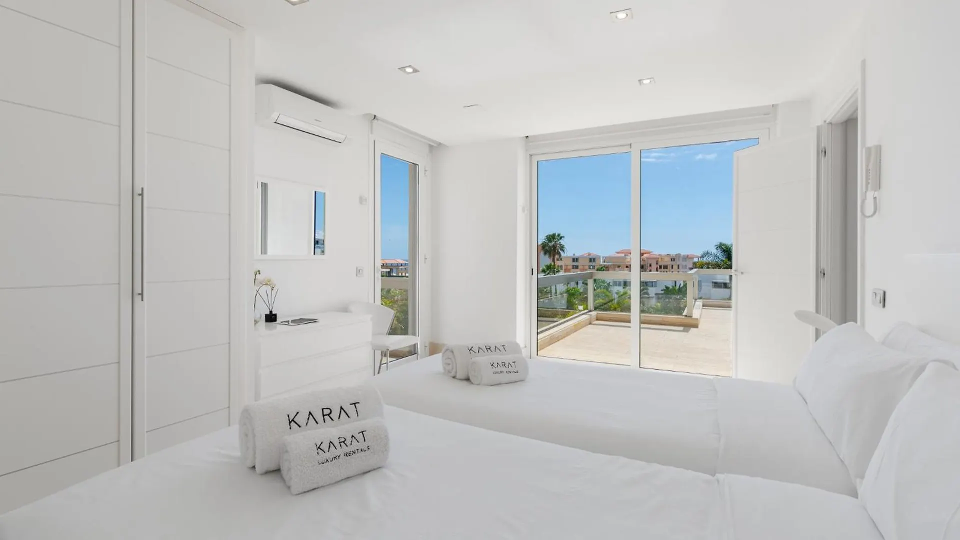 Karat Villa Oasis Del Duque アデヘ