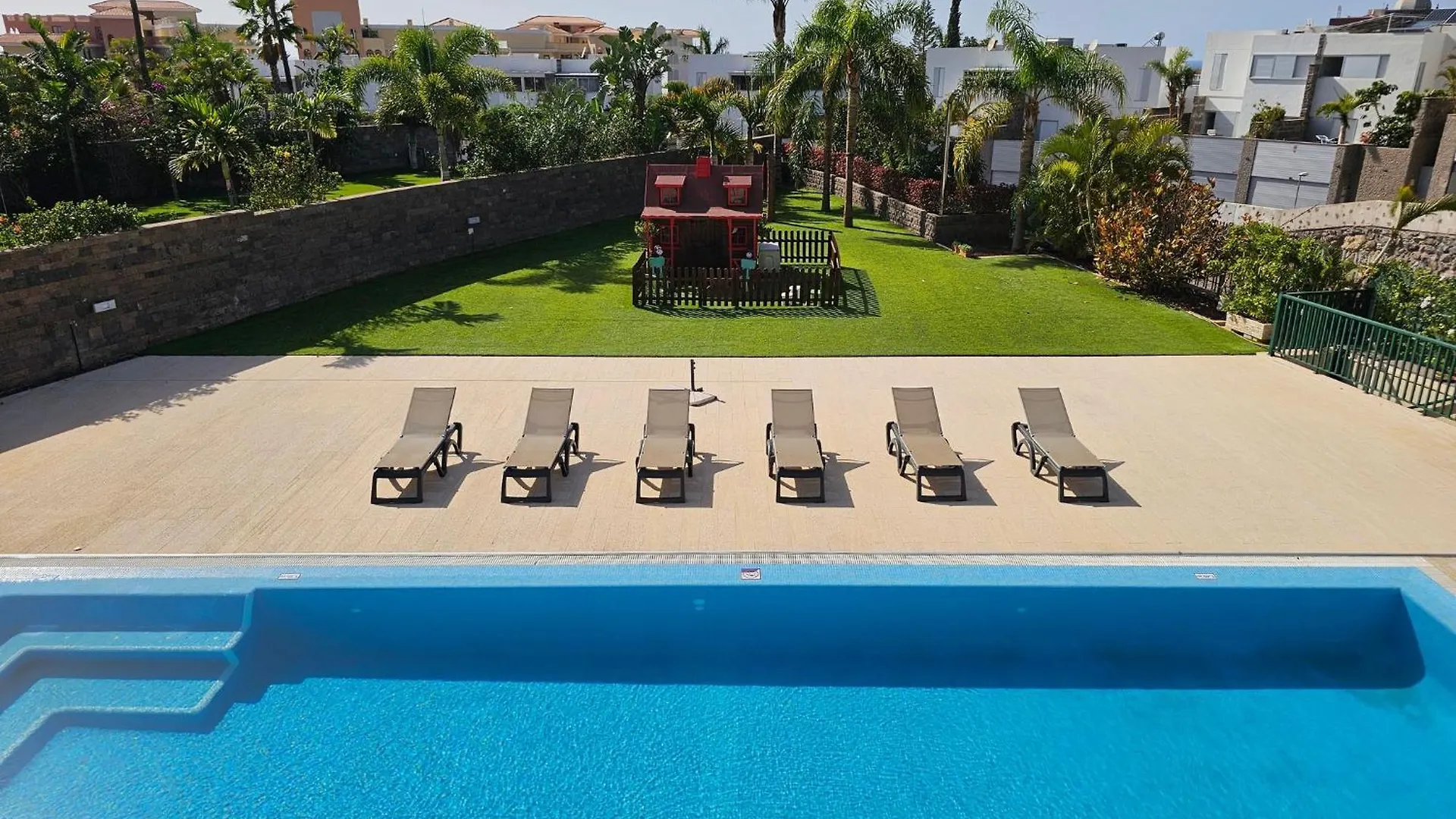 Karat Villa Oasis Del Duque アデヘ