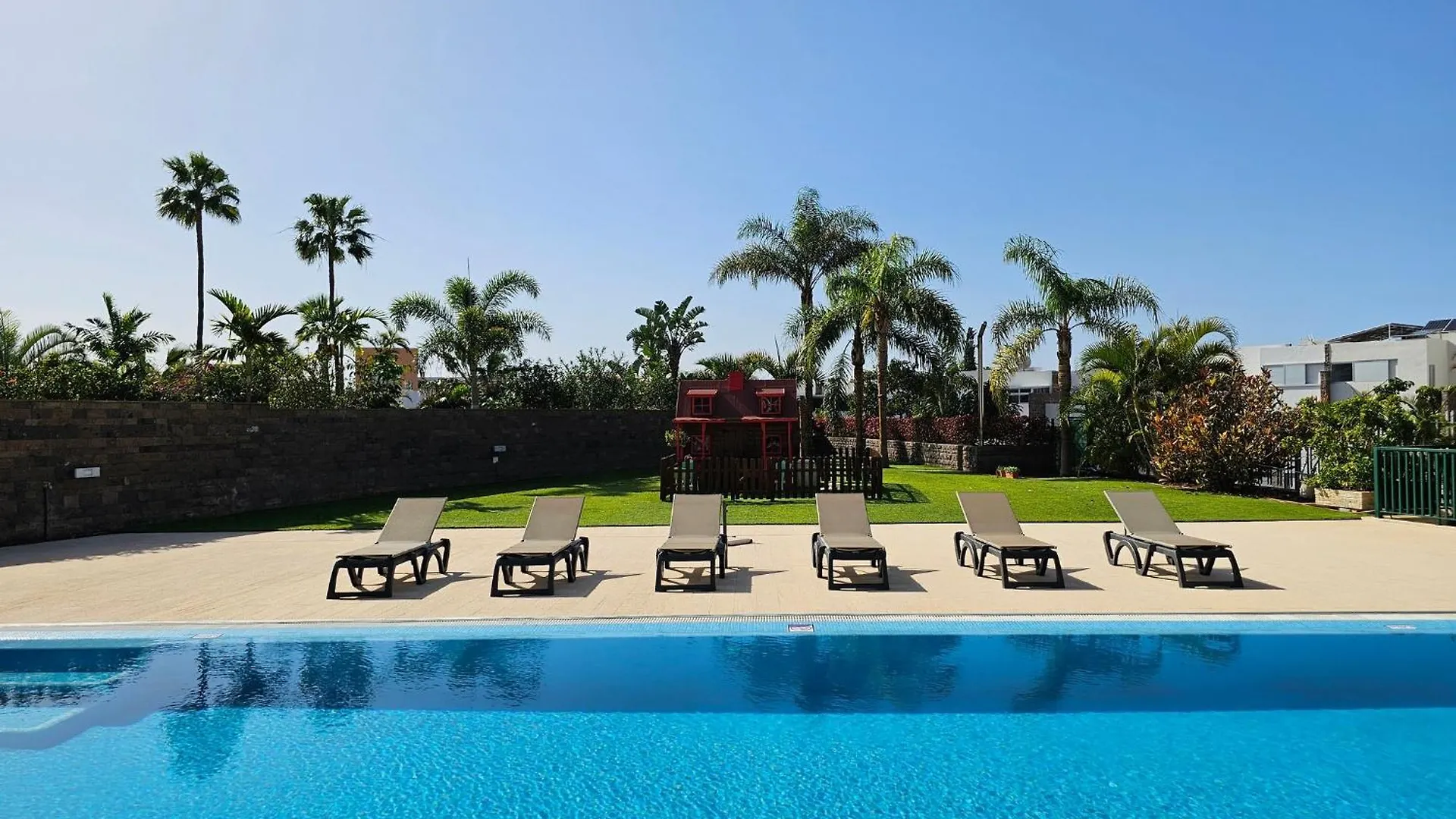 Karat Villa Oasis Del Duque アデヘ