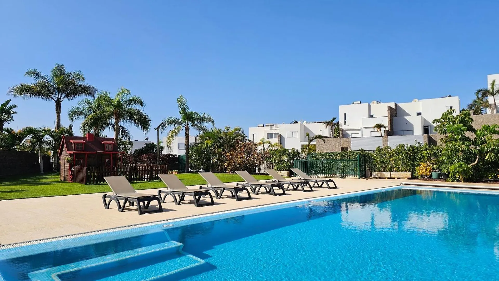 Karat Villa Oasis Del Duque アデヘ